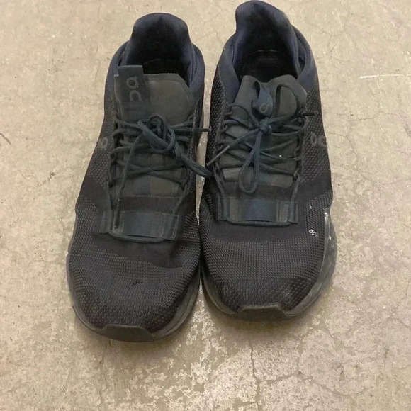 On cloud sneakers - Picture 2 of 10